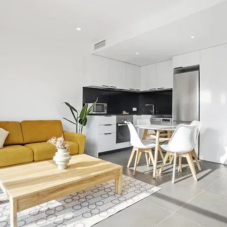 Caterina Santa Monica Apartment